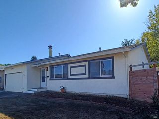1052 Helen Ct, Petaluma, CA 94954