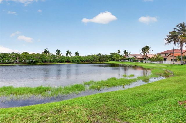 370 Carrington Dr, Weston, FL 33326