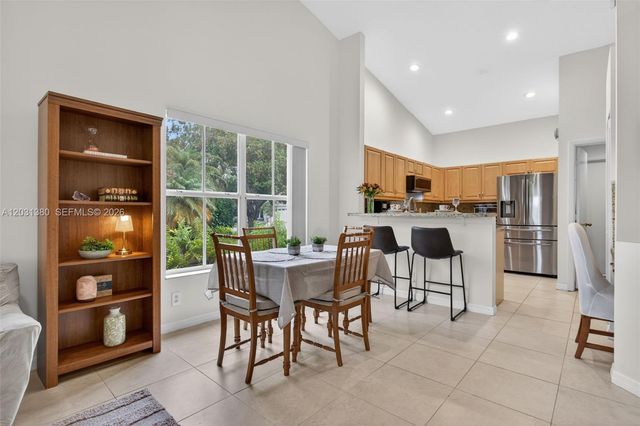 370 Carrington Dr, Weston, FL 33326