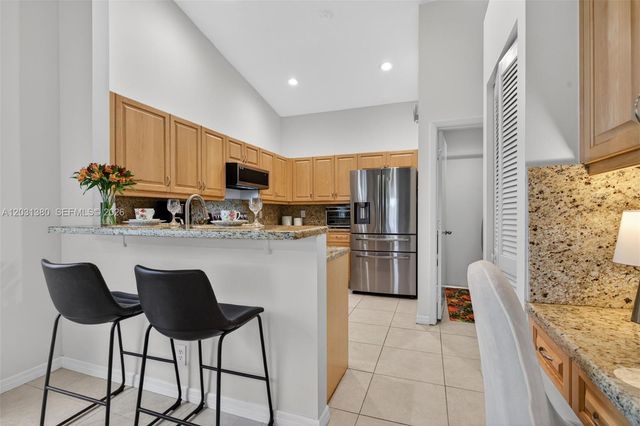 370 Carrington Dr, Weston, FL 33326