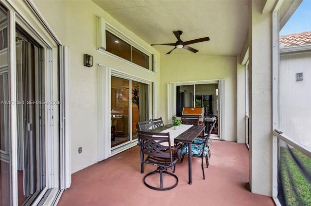 370 Carrington Dr, Weston, FL 33326