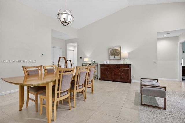 370 Carrington Dr, Weston, FL 33326