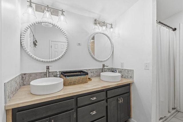 910 S Nettleton Avenue, Springfield, MO 65806