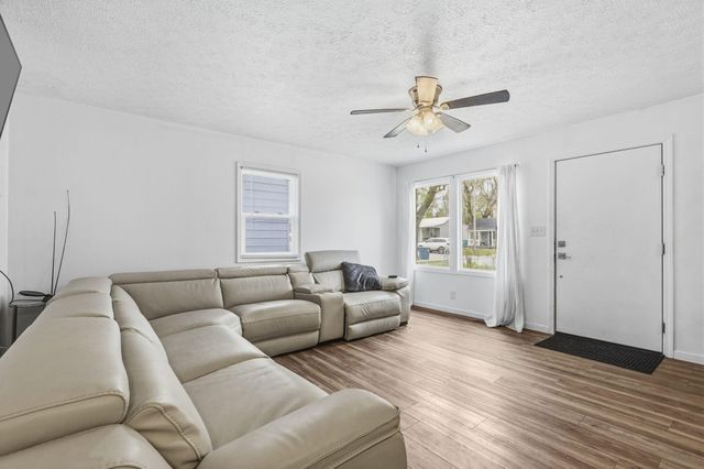 910 S Nettleton Avenue, Springfield, MO 65806