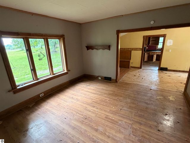 10260 E Coe Road, St Louis, MI 48880