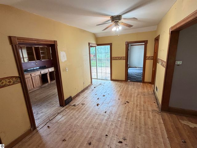 10260 E Coe Road, St Louis, MI 48880