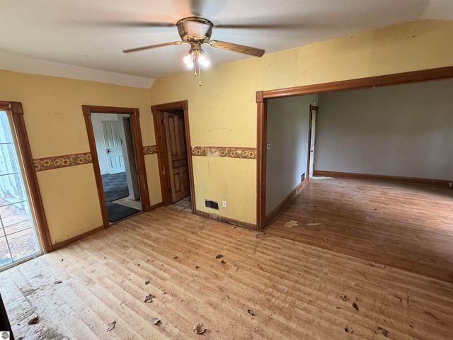 10260 E Coe Road, St Louis, MI 48880