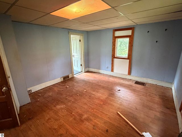 10260 E Coe Road, St Louis, MI 48880