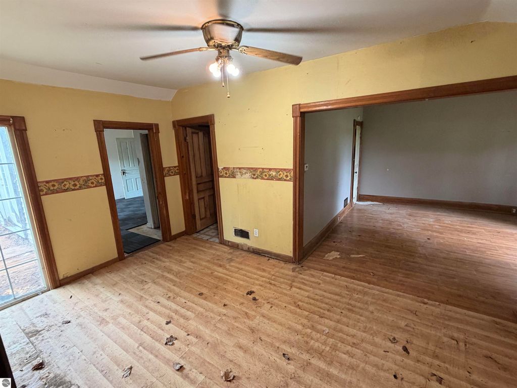 Image 14 of property listing at 10260 E Coe Road, St Louis, MI 48880