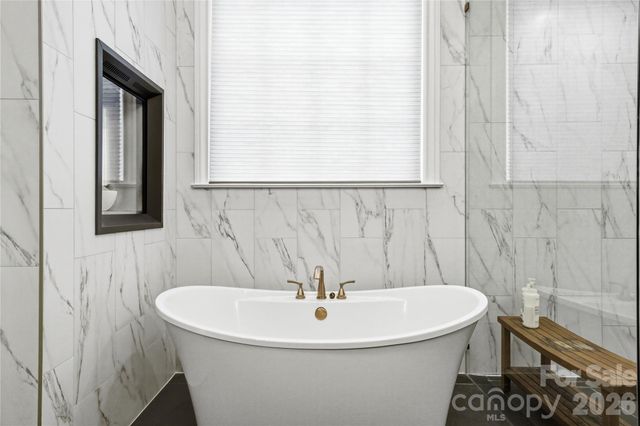 814 Kings Crossing Drive NW, Concord, NC 28027