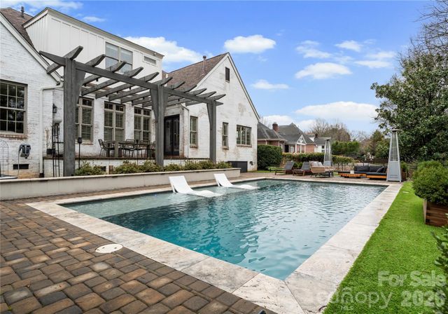 814 Kings Crossing Drive NW, Concord, NC 28027