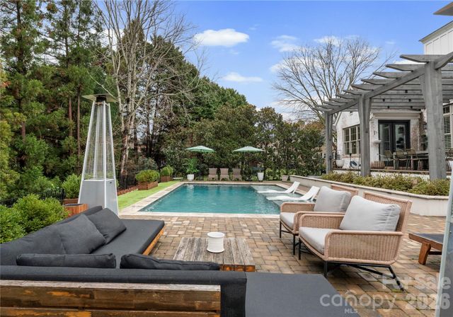 814 Kings Crossing Drive NW, Concord, NC 28027