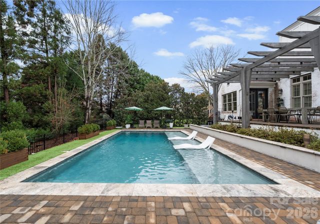 814 Kings Crossing Drive NW, Concord, NC 28027