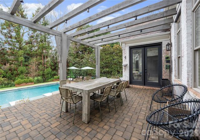 814 Kings Crossing Drive NW, Concord, NC 28027