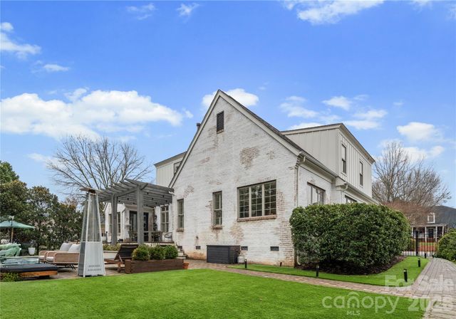 814 Kings Crossing Drive NW, Concord, NC 28027