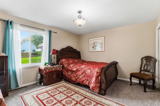 17762 S Shore Lane W, Eden Prairie, MN 55346