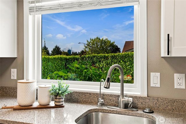 12047 SE 277th Place, Kent, WA 98030