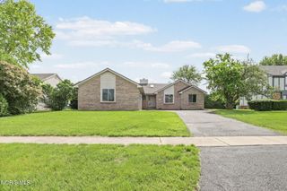 1705 Henthorne Drive, Maumee, OH 43537