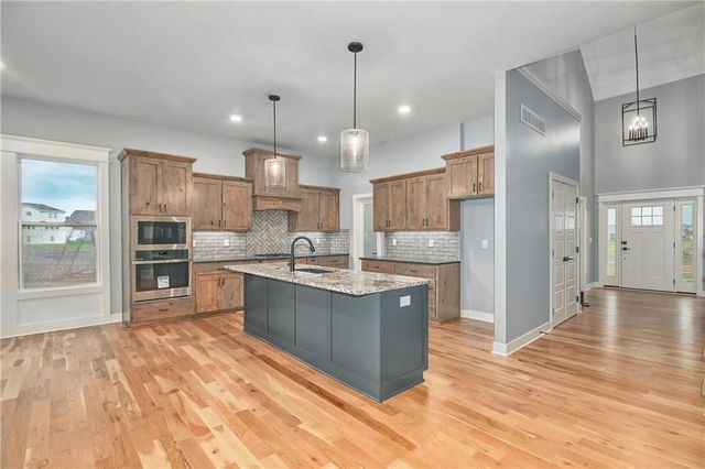 6004 Apache Drive, Shawnee, KS 66226