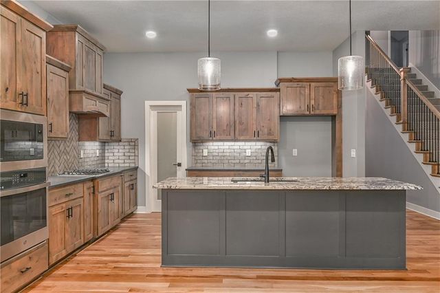 6004 Apache Drive, Shawnee, KS 66226