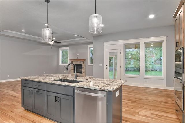 6004 Apache Drive, Shawnee, KS 66226