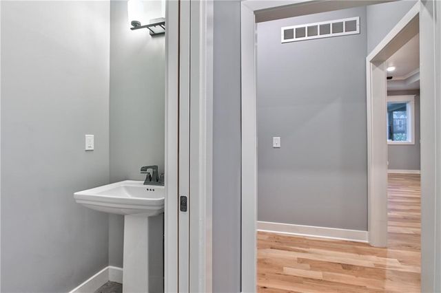 6004 Apache Drive, Shawnee, KS 66226