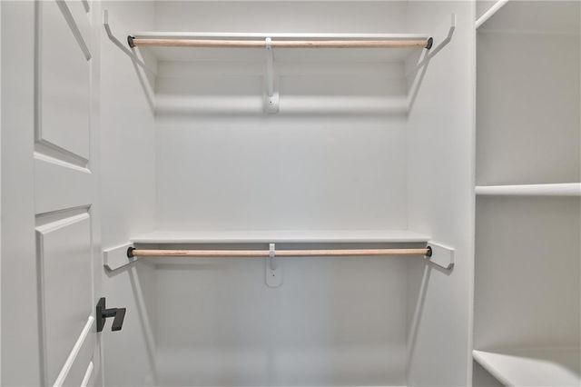 6004 Apache Drive, Shawnee, KS 66226