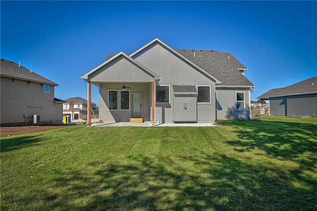 6004 Apache Drive, Shawnee, KS 66226