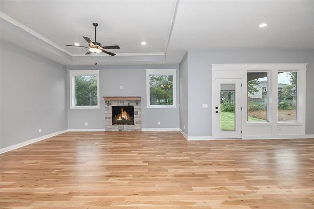 6004 Apache Drive, Shawnee, KS 66226