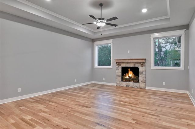 6004 Apache Drive, Shawnee, KS 66226