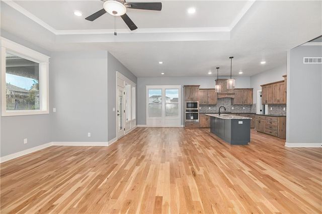 6004 Apache Drive, Shawnee, KS 66226