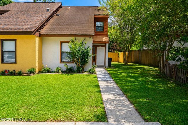 7668 MELISSA Court N, Jacksonville, FL 32210