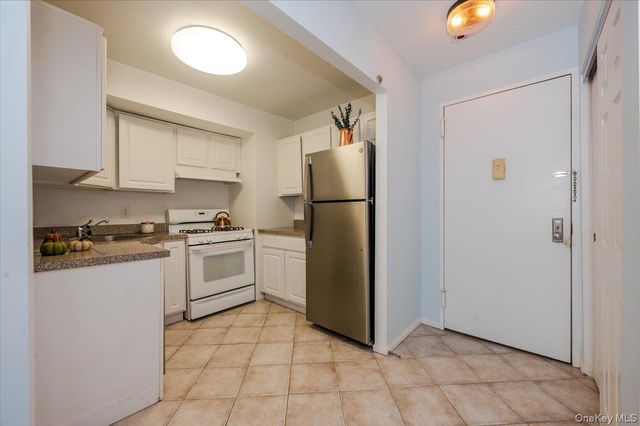 55 Monroe Boulevard 3P, Long Beach, NY 11561