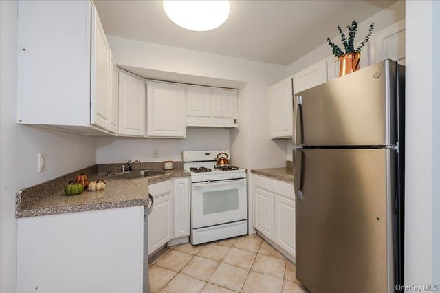 55 Monroe Boulevard 3P, Long Beach, NY 11561
