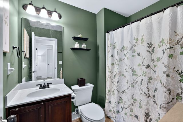 335 Bridge Crossing Drive, Simpsonville, SC 29681