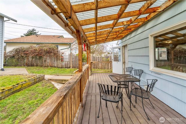 918 E 5th Street, Port Angeles, WA 98362