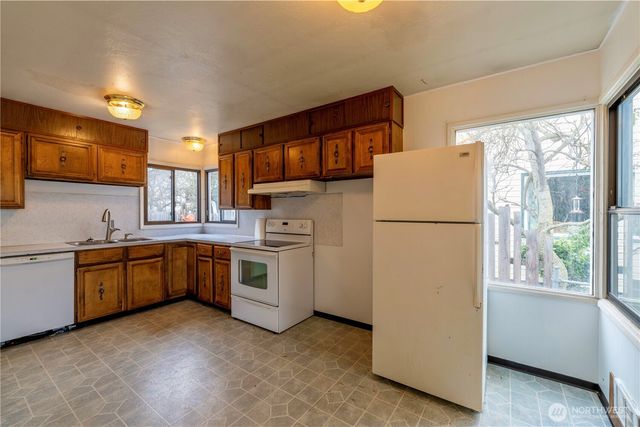 918 E 5th Street, Port Angeles, WA 98362