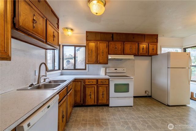 918 E 5th Street, Port Angeles, WA 98362