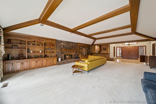 6915 E 106th Street, Tulsa, OK 74133