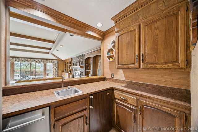 6915 E 106th Street, Tulsa, OK 74133