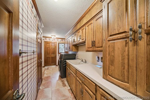 6915 E 106th Street, Tulsa, OK 74133