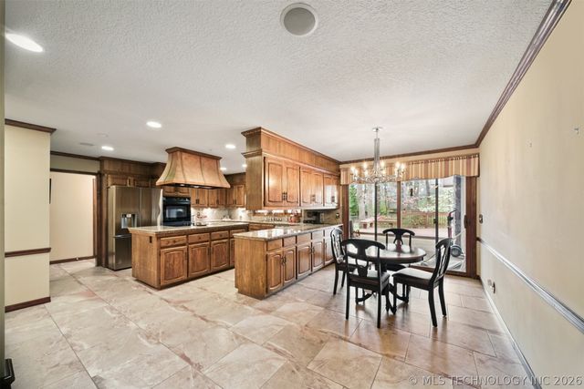 6915 E 106th Street, Tulsa, OK 74133