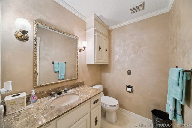 6915 E 106th Street, Tulsa, OK 74133