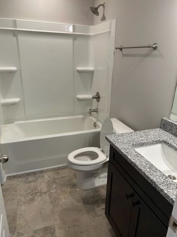 1215 Cottonwood Dr, Clarksville, TN 37040