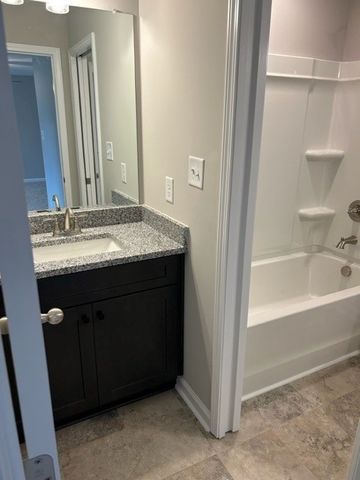 1215 Cottonwood Dr, Clarksville, TN 37040