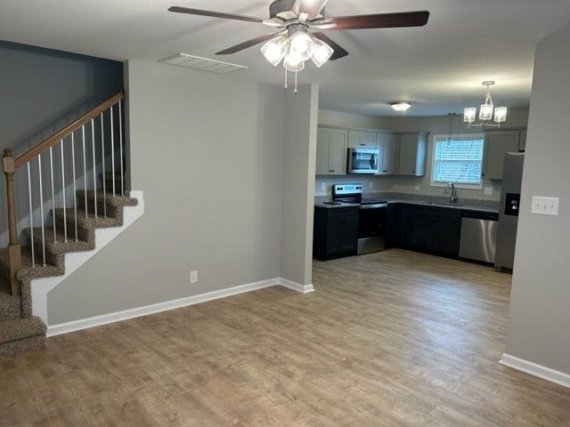 1215 Cottonwood Dr, Clarksville, TN 37040