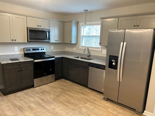 1215 Cottonwood Dr, Clarksville, TN 37040