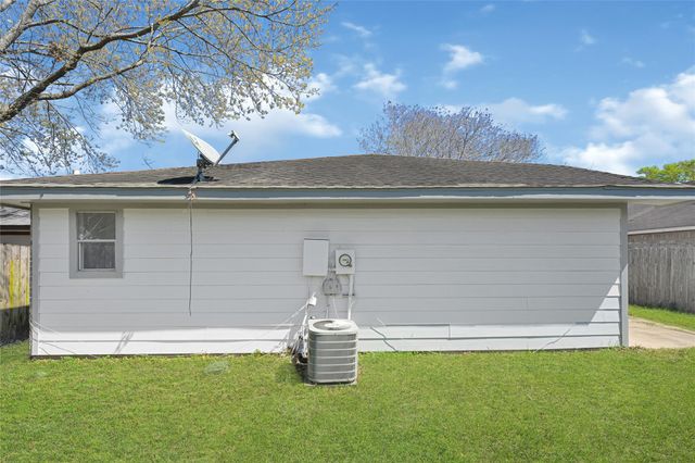 2927 Walnut Springs Drive, Katy, TX 77449