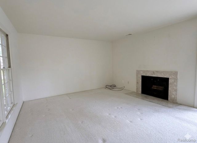 24219 Evergreen Road 39, Southfield, MI 48075