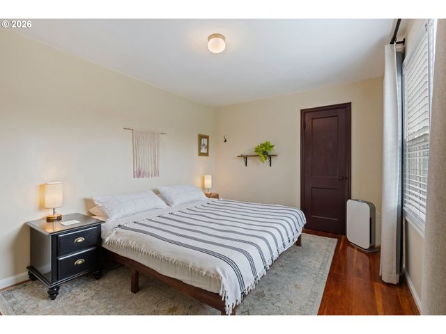 824 W NEBO St, Roseburg, OR 97471